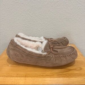 UGG Olsen Tan Leather Sheepskin Slippers Moccasins House Shoes Size US 8 Men EUC